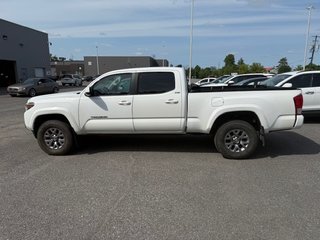 2017 Toyota Tacoma SR5 in Hawkesbury, Ontario - 5 - w320h240px