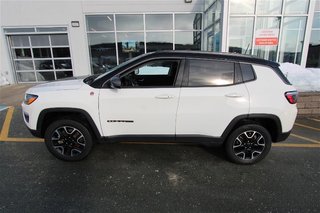 2021  Compass Trailhawk in St. John's, Newfoundland and Labrador - 2 - w320h240px