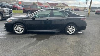 2021  Camry SE in Carbonear, Newfoundland and Labrador - 3 - w320h240px