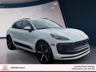 Porsche Macan S 2023 à Montreal, Québec - 2 - w320h240px