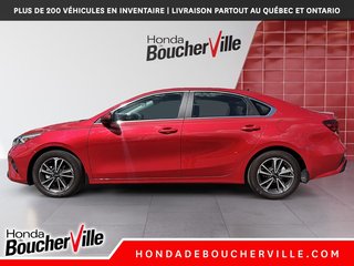 2023 Kia Forte EX in Terrebonne, Quebec - 3 - w320h240px