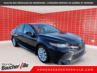 2018 Toyota Camry LE in Terrebonne, Quebec - 5 - w320h240px