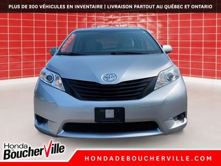 2017 Toyota Sienna in Terrebonne, Quebec - 3 - w320h240px