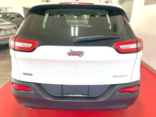 Jeep CHEROKEE  2015 à Montmagny, Québec - 4 - w320h240px