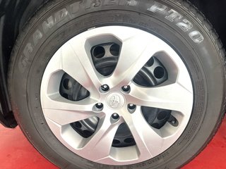 2019 Toyota RAV4 LE in Montmagny, Quebec - 2 - w320h240px