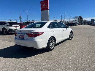2017  Camry in Woodstock, Ontario - 4 - w320h240px