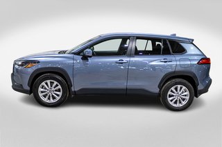 2023 Toyota Corolla Cross LE in Charlemagne, Quebec - 3 - w320h240px