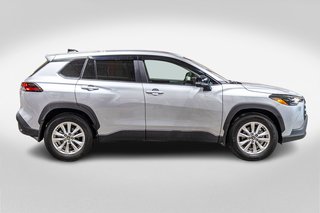 Toyota Corolla Cross LE 2026 à Charlemagne, Québec - 6 - w320h240px