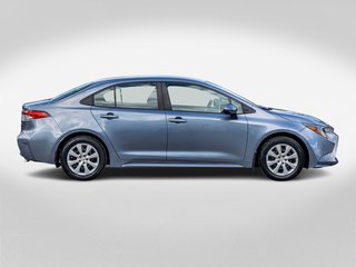 2021 Toyota Corolla LE ** SIÈGES AVANT CHAUFFANTS in Saint-Jérôme, Quebec - 6 - w320h240px