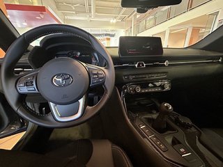 2024  GR Supra 3.0L Premium MT in Charlemagne, Quebec - 4 - w320h240px