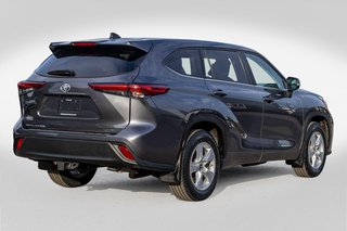 2023 Toyota Highlander LE AWD **8 PASSAGERS+SIÈGES CHAUFFANTS+MAG+CAMÉRA* in Charlemagne, Quebec - 5 - w320h240px