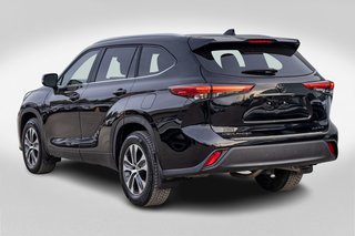 Toyota Highlander XLE AWD **JAMAIS ACCIDENTÉ+CUIR+TOIT+8 PASSAGERS** 2023 à Charlemagne, Québec - 4 - w320h240px