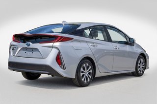 2022 Toyota PRIUS PRIME **HYBRIDE BRANCHABLE**JAMAIS ACCIDENTÉ** in Charlemagne, Quebec - 5 - w320h240px