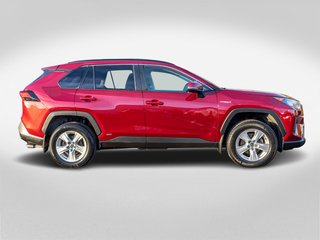 2020 Toyota RAV4 Hybride LE AWD **CARPLAY, MAG, CAMÉRA** in Charlemagne, Quebec - 6 - w320h240px