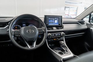 2020  RAV4 XLE AWD **JAMAIS ACCIDENTÉ** TOIT+MAG+CARPLAY in Charlemagne, Quebec - 6 - w320h240px