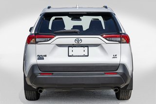 2021 Toyota RAV4 LE AWD **JAMAIS ACCIDENTÉ+CARPLAY+CAMÉRA** in Charlemagne, Quebec - 4 - w320h240px