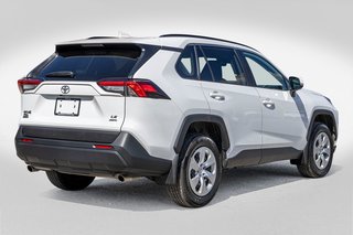 2021 Toyota RAV4 LE AWD **JAMAIS ACCIDENTÉ+CARPLAY+CAMÉRA** in Charlemagne, Quebec - 5 - w320h240px