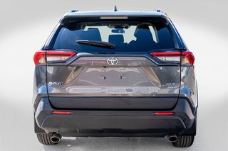2021 Toyota RAV4 XLE AWD **SIÈGES CHAUFFANTS+TOIT+CARPLAY+CAMÉRA** in Charlemagne, Quebec - 5 - w320h240px