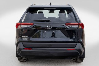 2021 Toyota RAV4 LE **JAMAIS ACCIDENTÉ+CARPLAY+SIÈGES CHAUFFANTS** in Charlemagne, Quebec - 5 - w320h240px