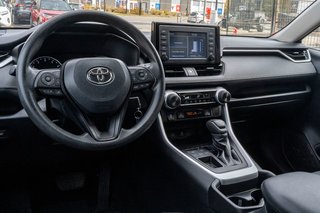 2021 Toyota RAV4 LE **JAMAIS ACCIDENTÉ+CARPLAY+SIÈGES CHAUFFANTS** in Charlemagne, Quebec - 6 - w320h240px
