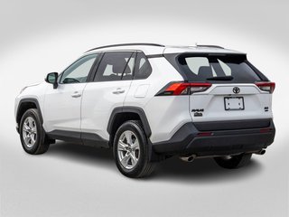 2021 Toyota RAV4 XLE **TOIT+MAG+CARPLAY+CAMÉRA** in Charlemagne, Quebec - 4 - w320h240px