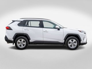 2021 Toyota RAV4 XLE **TOIT+MAG+CARPLAY+CAMÉRA** in Charlemagne, Quebec - 6 - w320h240px