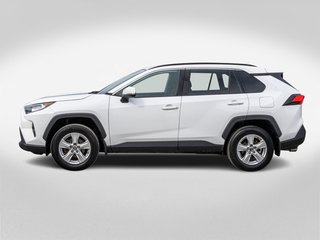 2021 Toyota RAV4 XLE **TOIT+MAG+CARPLAY+CAMÉRA** in Charlemagne, Quebec - 3 - w320h240px
