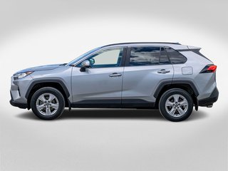 2021 Toyota RAV4 XLE AWD **JAMAIS ACCIDENTÉ+TOIT+CARPLAY+MAG** in Saint-Jérôme, Quebec - 3 - w320h240px