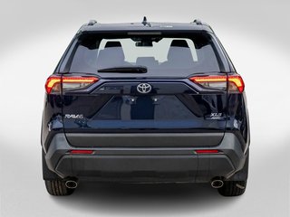 Toyota RAV4 XLE AWD **SIÈGES AVANT CHAUFFANTS + TOIT OUVRANT 2021 à Saint-Jérôme, Québec - 5 - w320h240px