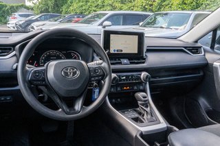 2024 Toyota RAV4 LE AWD **JAMAIS ACCIDENTÉ+CARPLAY+CAMÉRA** in Charlemagne, Quebec - 6 - w320h240px