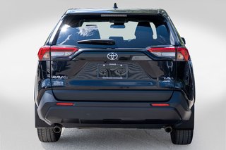 2024 Toyota RAV4 LE AWD **JAMAIS ACCIDENTÉ+CARPLAY+CAMÉRA** in Charlemagne, Quebec - 5 - w320h240px