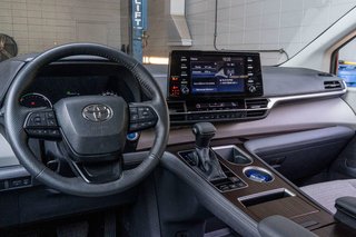 2023 Toyota Sienna hybride LE **JAMAIS ACCIDENTÉ+8 PASSAGERS+CAMÉRA+CARPLAY** in Charlemagne, Quebec - 6 - w320h240px