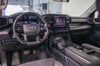 2022  Tundra SR CABINE DOUBLE **JAMAIS ACCIDENTÉ** PUSH START in Charlemagne, Quebec - 5 - w320h240px