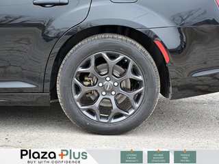 2022 Chrysler 300 300 Touring L