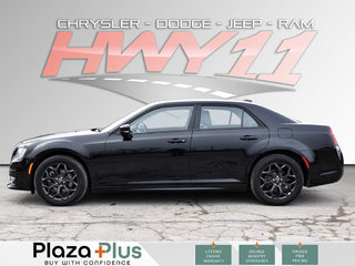 2022 Chrysler 300 300 Touring L