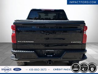 Chevrolet Silverado 1500 Custom Trail Boss 2022 à Rivière-du-Loup, Québec - 6 - w320h240px