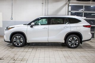 2021 Toyota Highlander XLE, 7 PASS, CUIR, TOIT, CARPLAY, BANCS CHAUFF in Charlemagne, Quebec - 3 - w320h240px