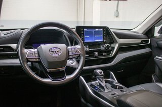 2021 Toyota Highlander XLE, 7 PASS, CUIR, TOIT, CARPLAY, BANCS CHAUFF in Charlemagne, Quebec - 6 - w320h240px