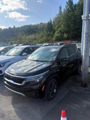 Kia Seltos EX AWD**GARANTIE 10 ANS 200 000KM**VOLANT CHAUFFANT**CUIR**TOIT OUVRANT** 2023 à Montréal, Québec - 3 - w320h240px