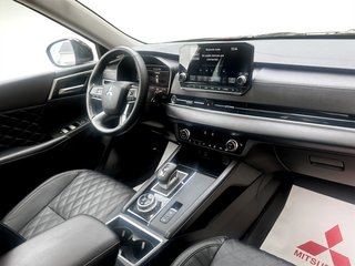 2023 Mitsubishi Outlander SEL, keyless entry, backup camera, Bluetooth in COLDBROOK, Nova Scotia - 6 - w320h240px