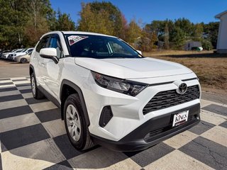 Toyota RAV4 LE | AWD SUV | Bluetooth Enabled 2024 à COLDBROOK, Nouvelle-Écosse - 3 - w320h240px
