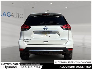 2018 Nissan Rogue SL in Lloydminster, Saskatchewan - 6 - w320h240px