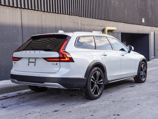 2022 Volvo V90 Cross Country Base in Ajax, Ontario at Lakeridge Auto Gallery - 5 - w320h240px