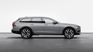 2024 Volvo V90 Cross Country Ultimate in Ajax, Ontario at Lakeridge Auto Gallery - 2 - w320h240px