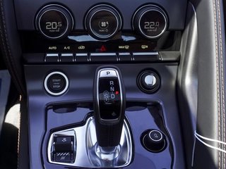 2023 Jaguar F-TYPE Coupe P575 R AWD in Ajax, Ontario at Lakeridge Auto Gallery - 6 - w320h240px
