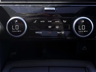 2024 Land Rover Discovery P 300 Dynamic SE in Ajax, Ontario at Lakeridge Auto Gallery - 6 - w320h240px