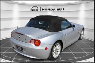 2004 BMW Z4 2.5i Roadster in Montréal, Quebec - 4 - w320h240px