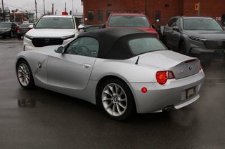 2004 BMW Z4 2.5i Roadster in Montréal, Quebec - 3 - w320h240px