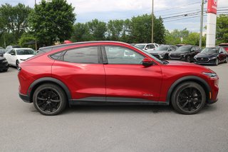 2022 Ford Mustang Mach-E Select | AWD in Gatineau, Quebec - 6 - w320h240px