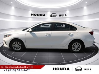 2023 Kia Forte LX in Montréal, Quebec - 2 - w320h240px